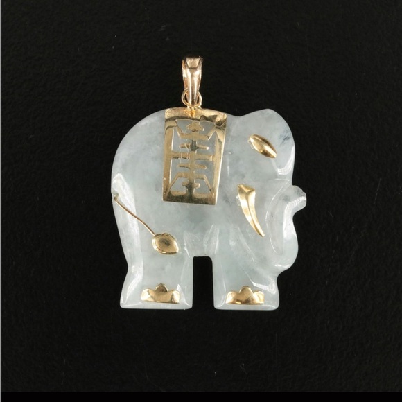 14 KG Chinese Carved Jadeite Pendant - Picture 1 of 4